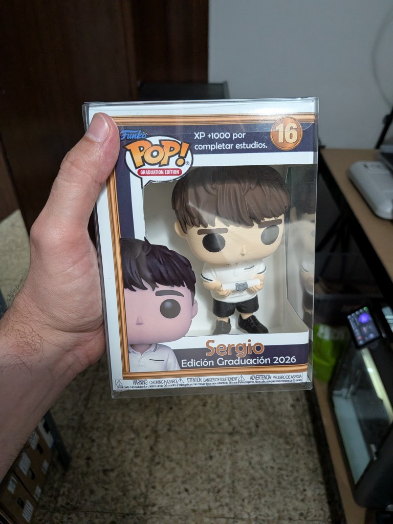 Funko Pop personalizado Sergio edición graduación 2026